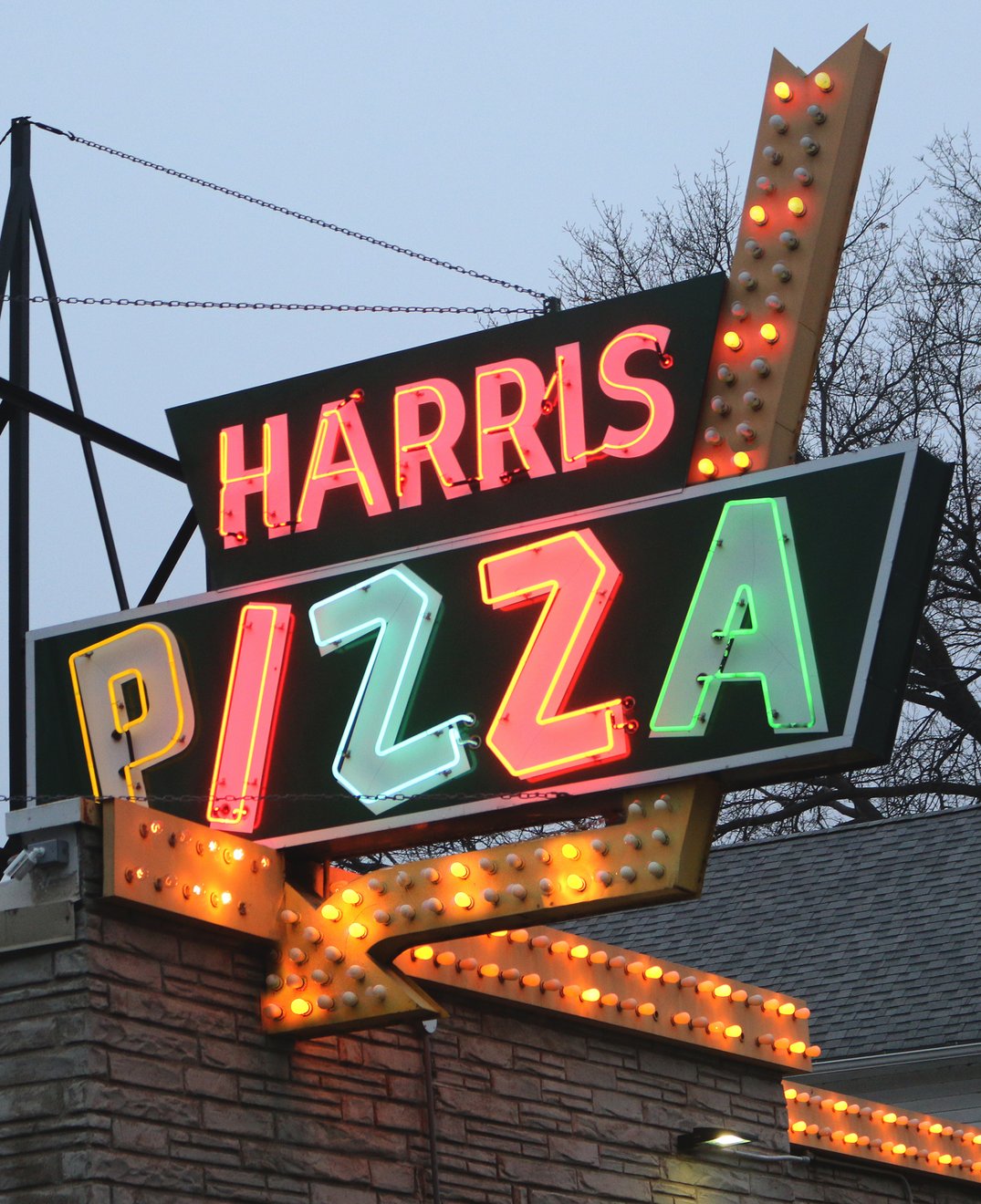 The Harris Pizza sign in west Davenport. Photo by Bruce Walters.